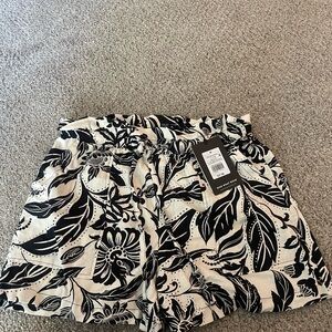 Who What Wear Black and Cream Floral High Waist Shorts size medium